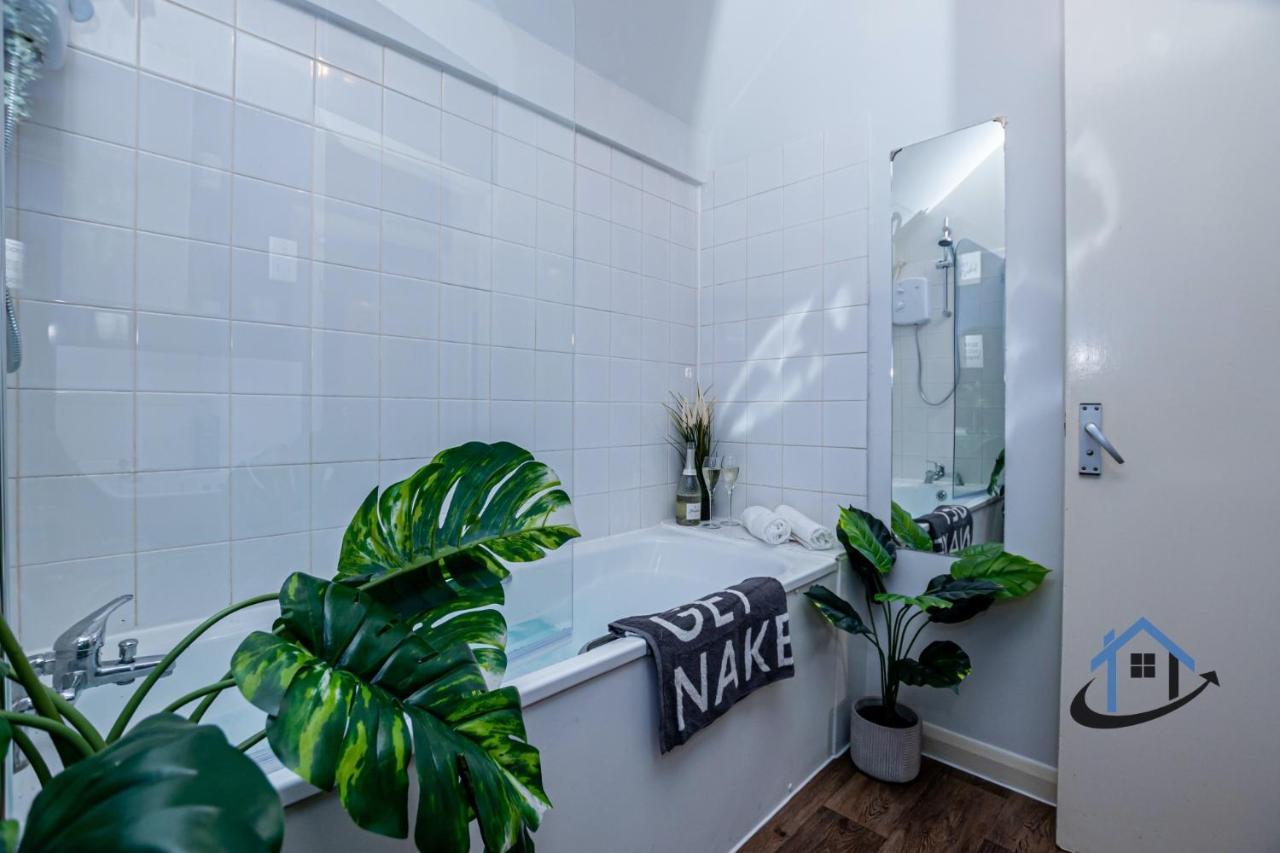 Flat 5, Super King Bed, Free Parking, Workspace, Free Wi-Fi Nottingham Eksteriør bilde